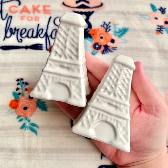 Other - 💕 Paris Eiffel Tower Salt & Pepper Shakers 💕